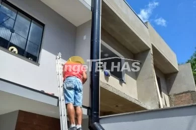 Chaminés de Inox e Aluzinco com Pintura Epóxi Preta e Revestimento de Lã de Rocha